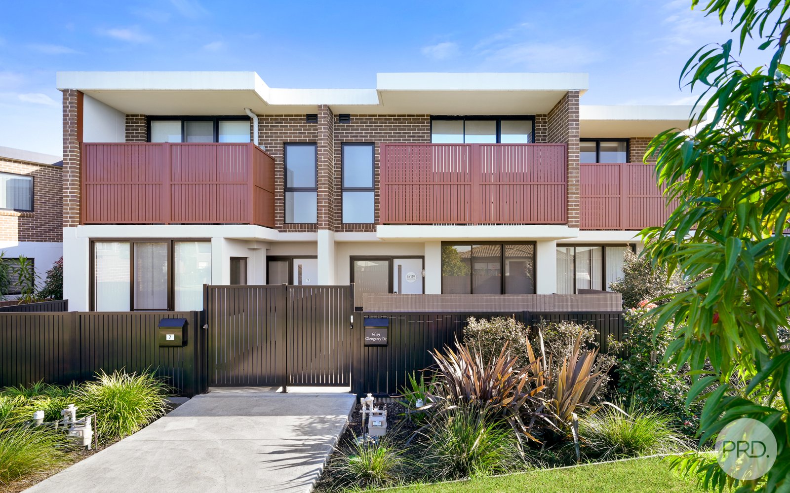 6/119 Glengarry Drive GLENMORE PARK 1