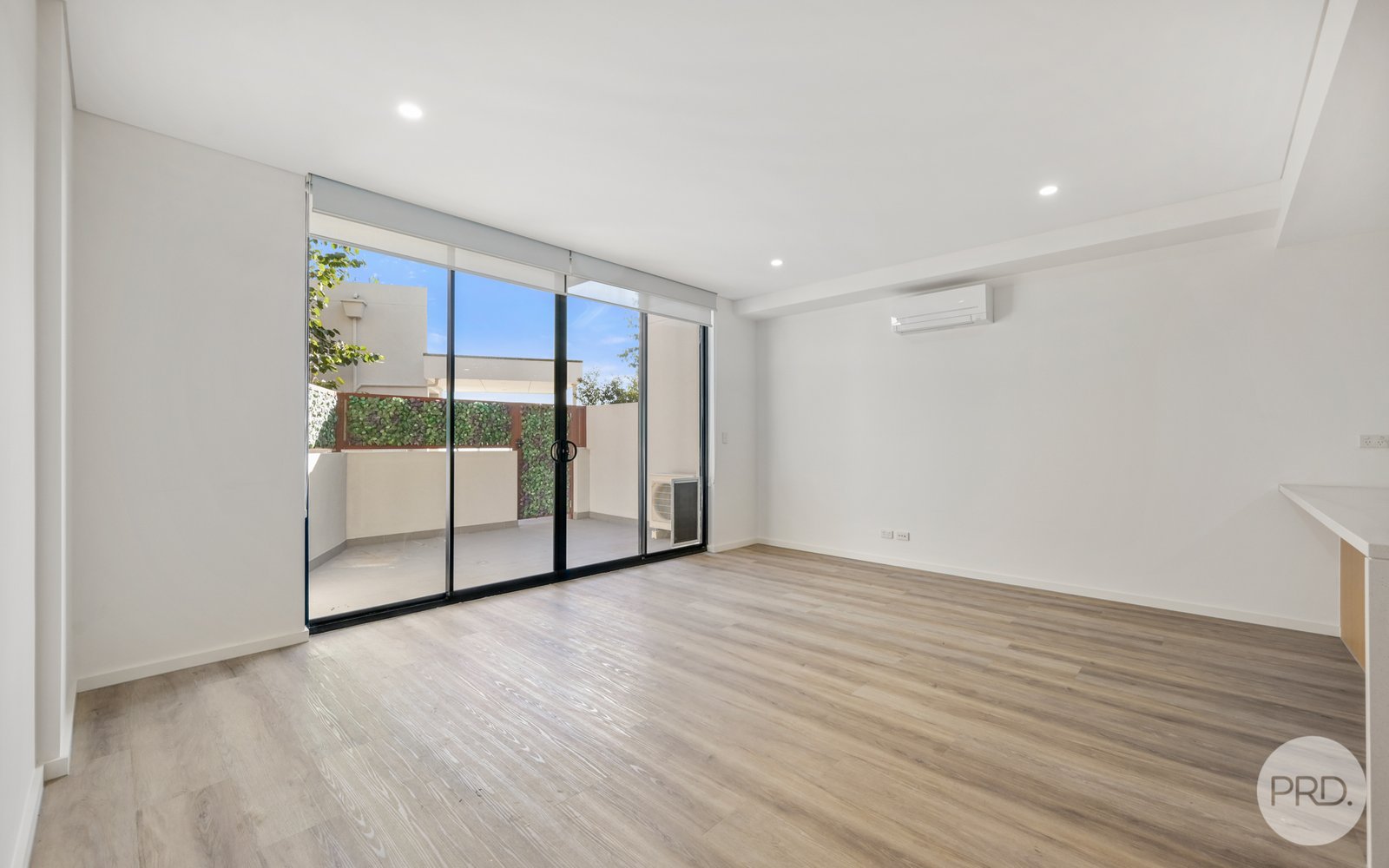 6/119 Glengarry Drive GLENMORE PARK 4