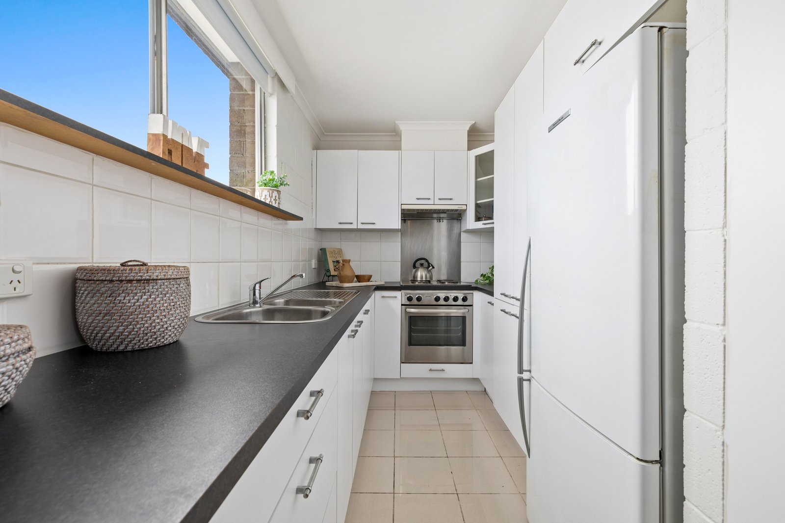 Gallery: 6/12 Collins Street