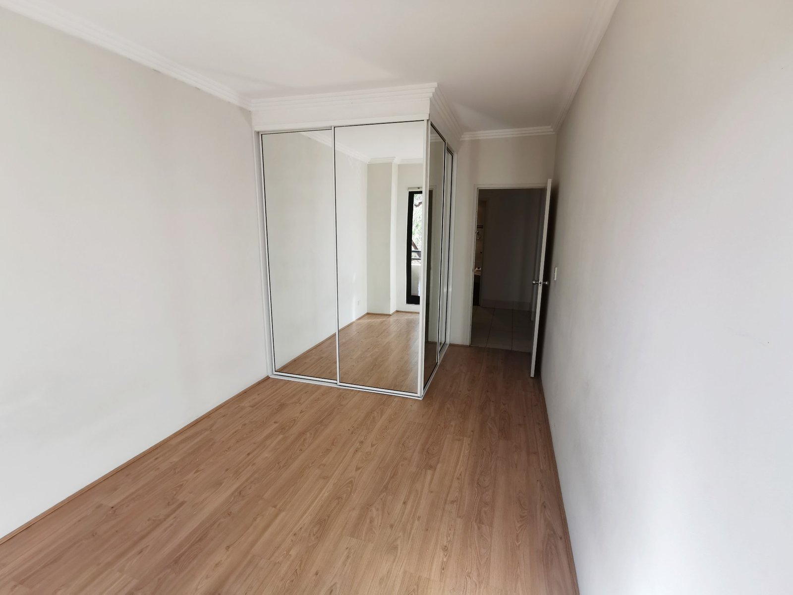 6/12 Dora Street HURSTVILLE 3