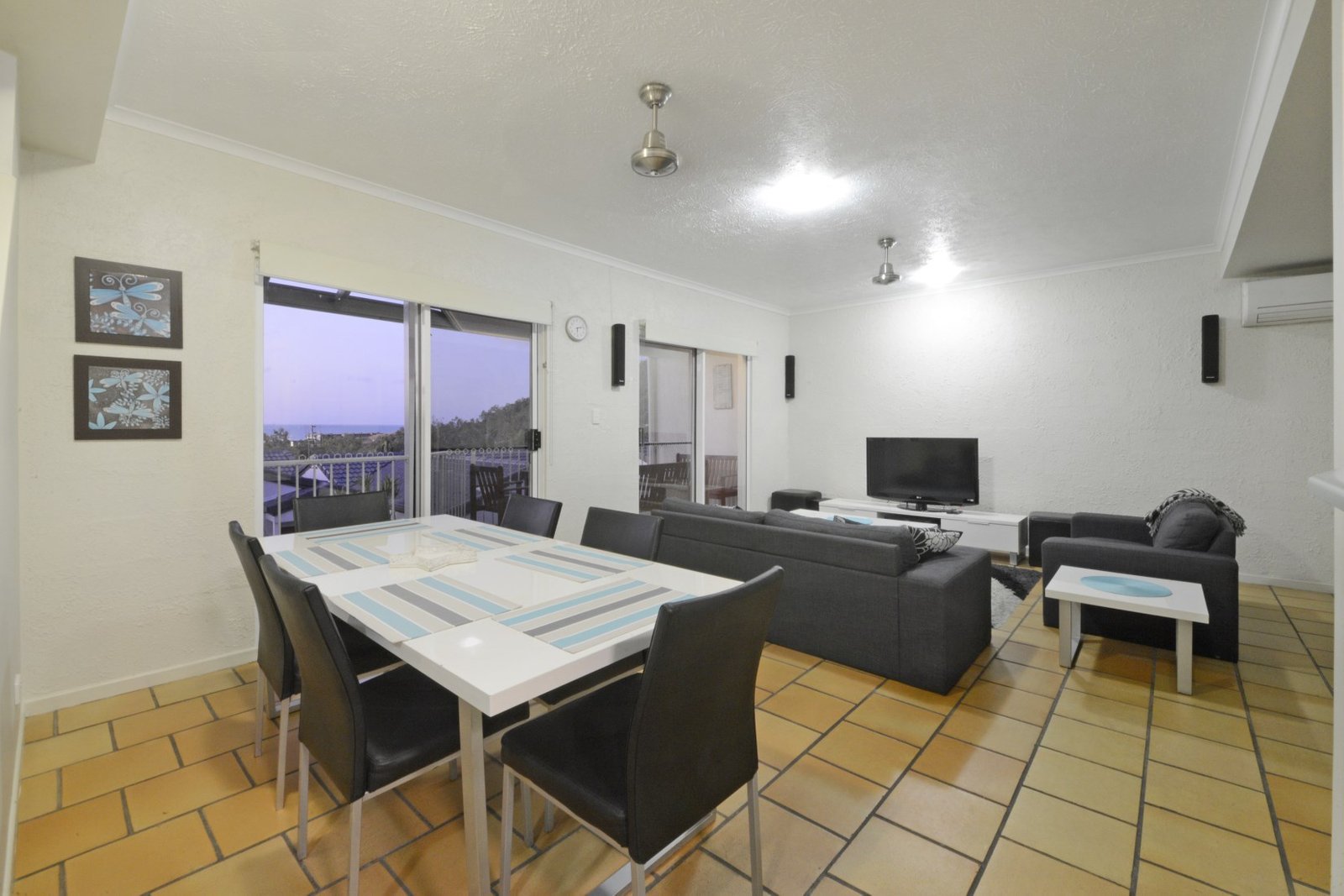 6/12 Eshelby Drive CANNONVALE 8