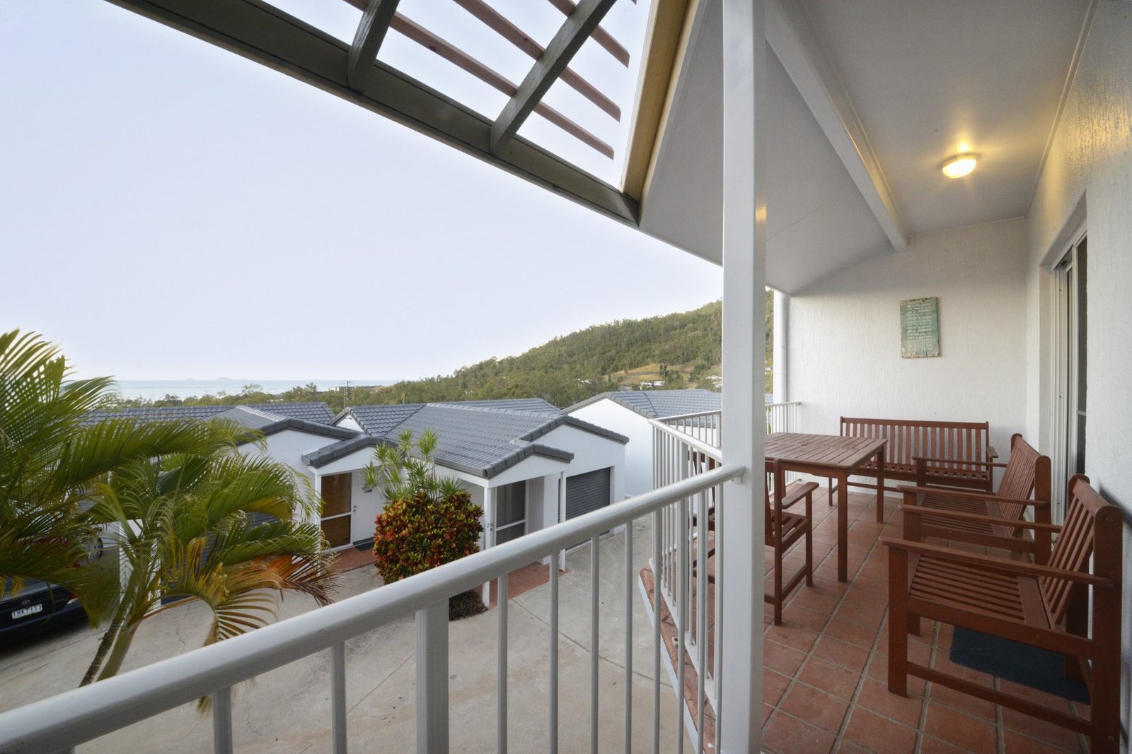 6/12 Eshelby Drive CANNONVALE 9