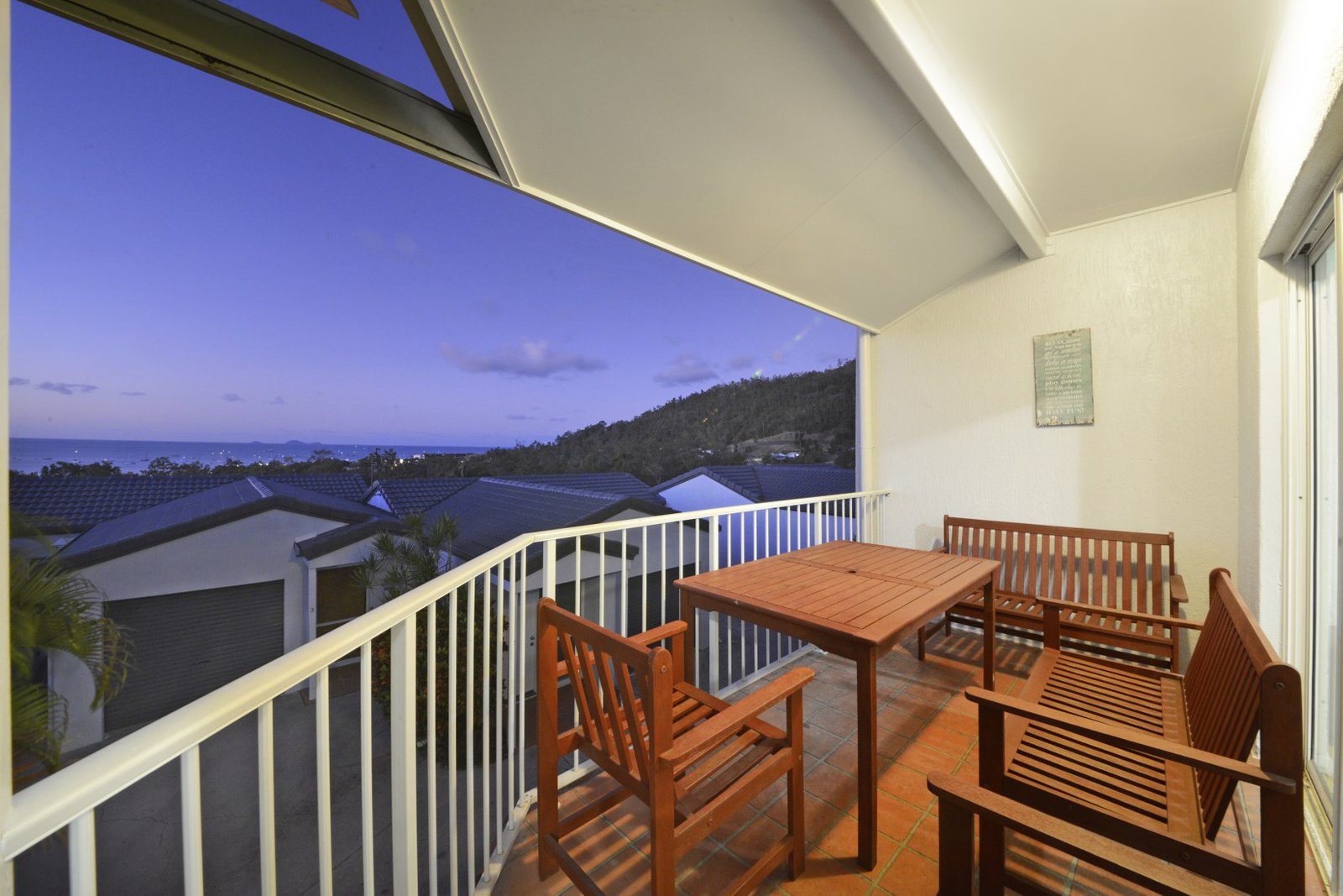 6/12 Eshelby Drive CANNONVALE 10
