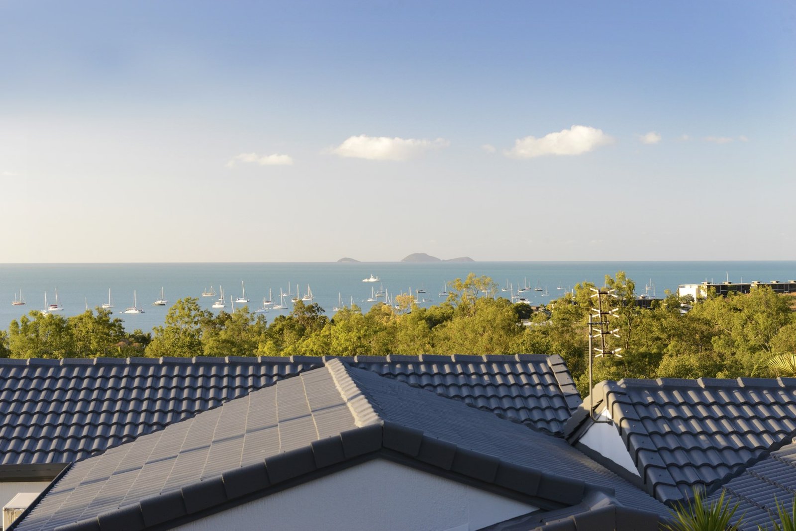 6/12 Eshelby Drive CANNONVALE 11