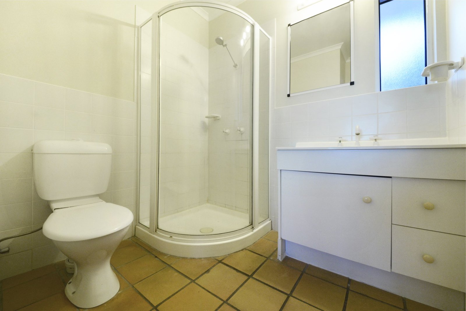 6/12 Eshelby Drive CANNONVALE 13