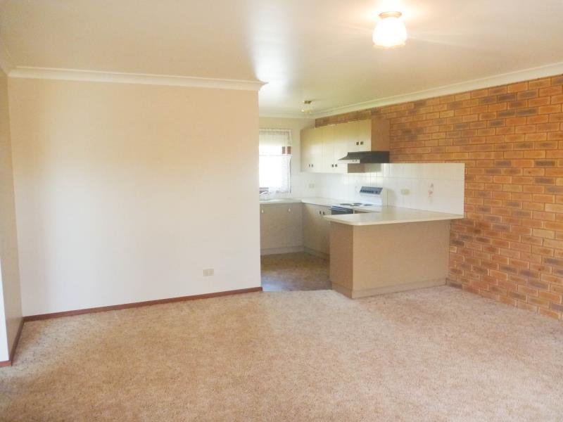 6/12 Wewak Street ASHMONT 3