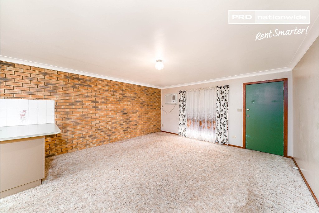 6/12 Wewak Street ASHMONT 4