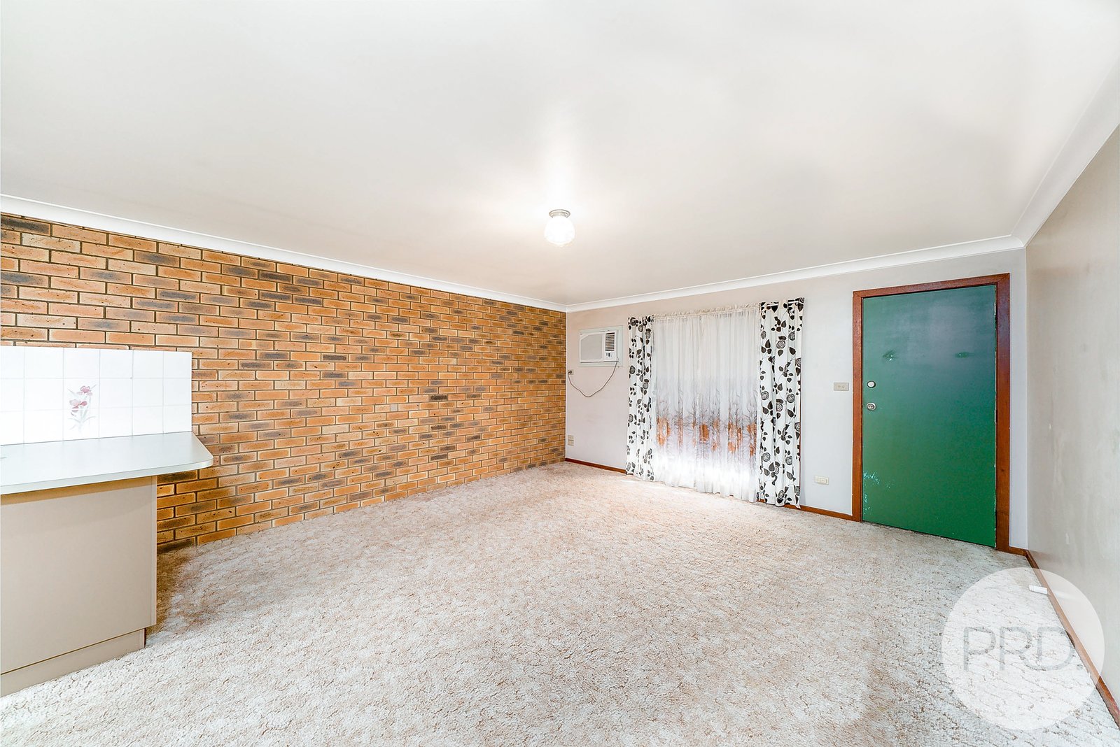 6/12 Wewak Street ASHMONT 5