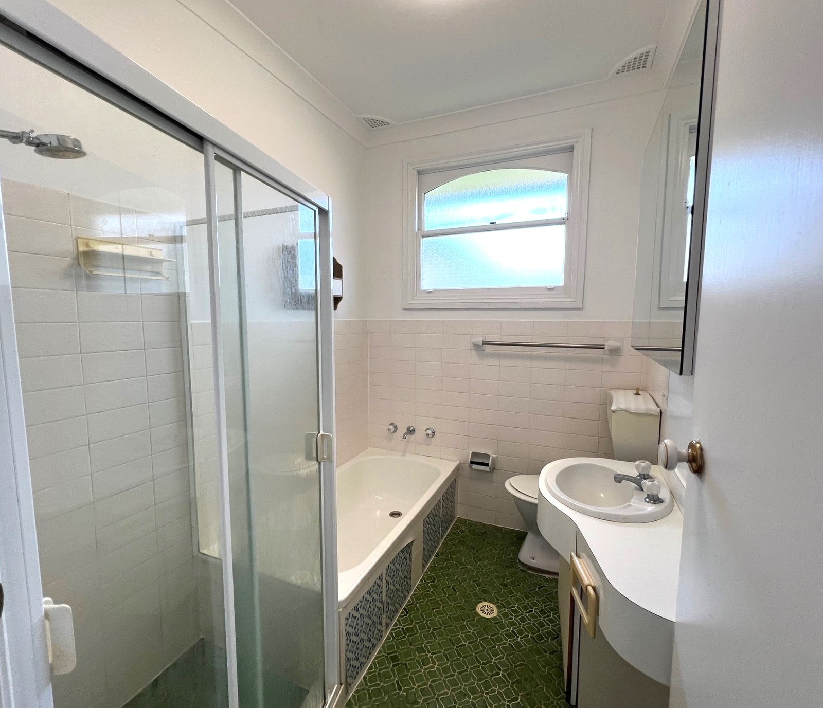 6/122-124 Russell Avenue DOLLS POINT 8