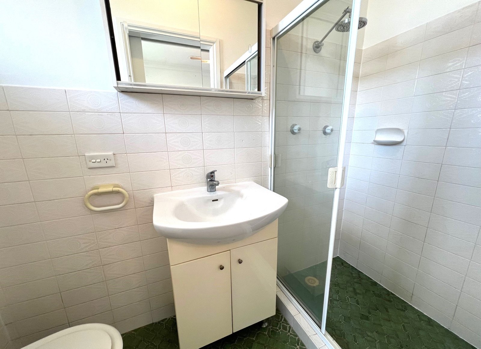 6/122-124 Russell Avenue DOLLS POINT 9