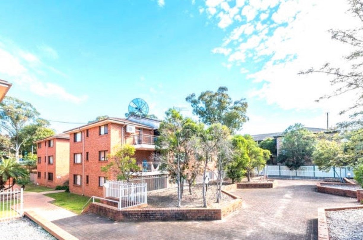6/125 Meredith Street BANKSTOWN 8