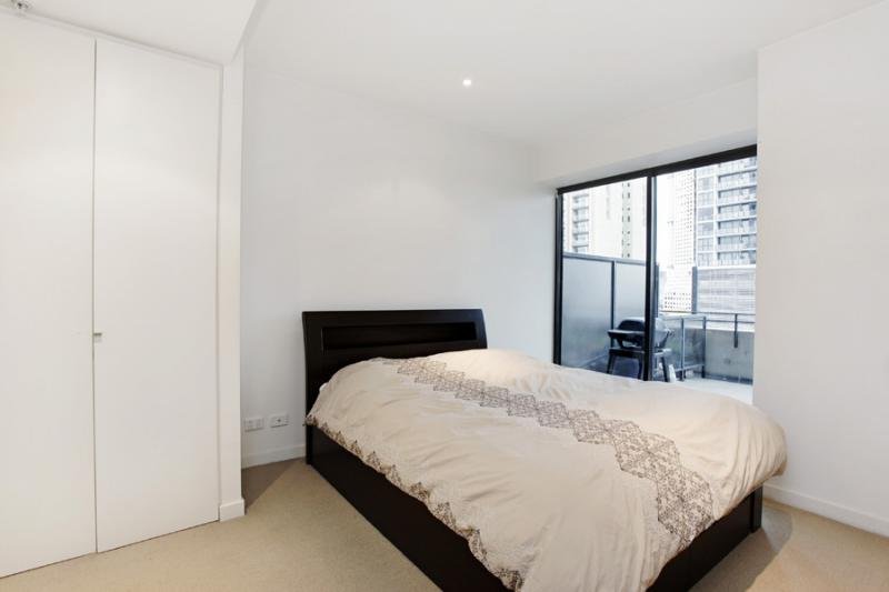 Gallery: 612/80 Clarendon Street
