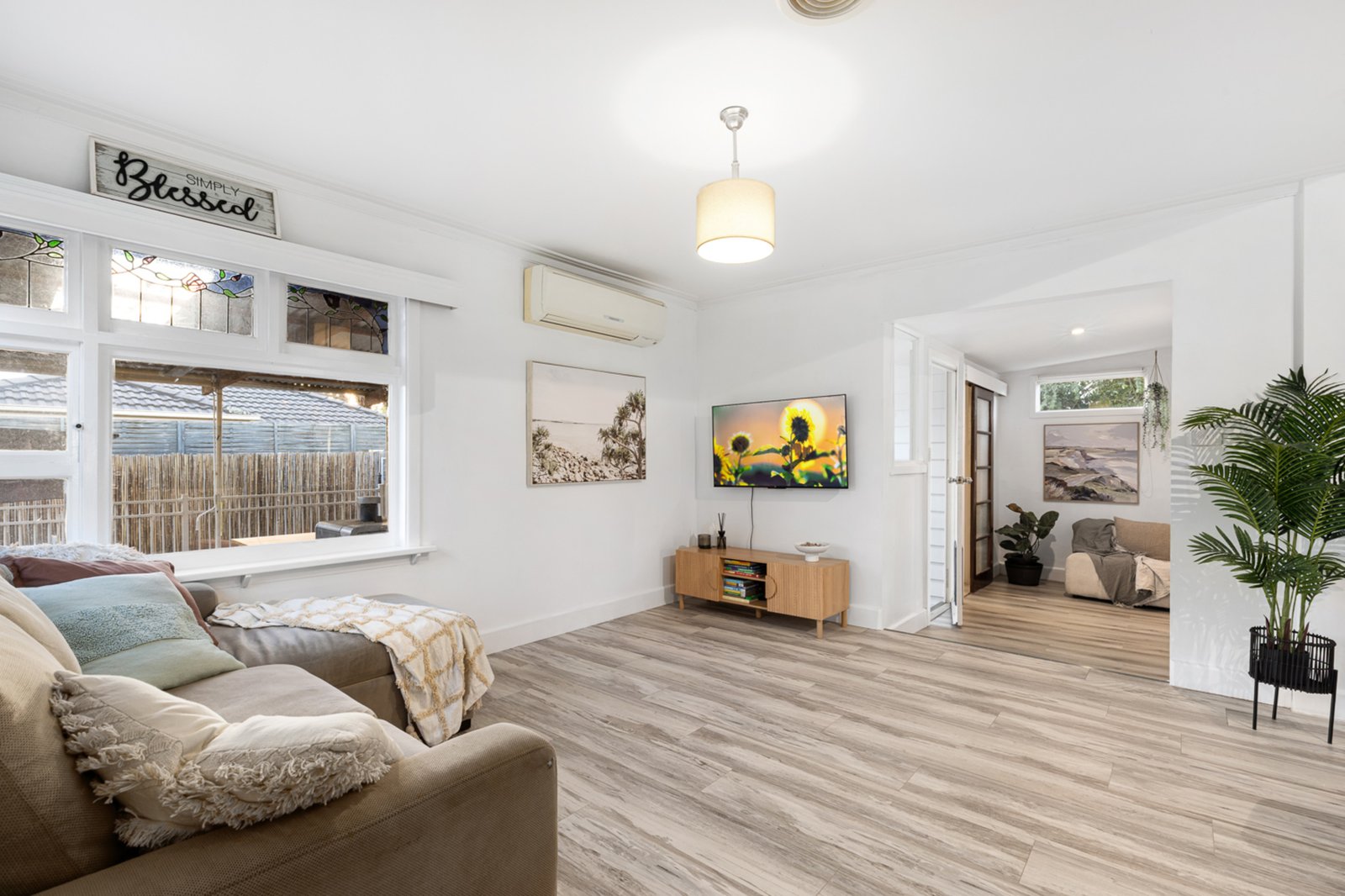 Gallery: 612A Talbot Street South