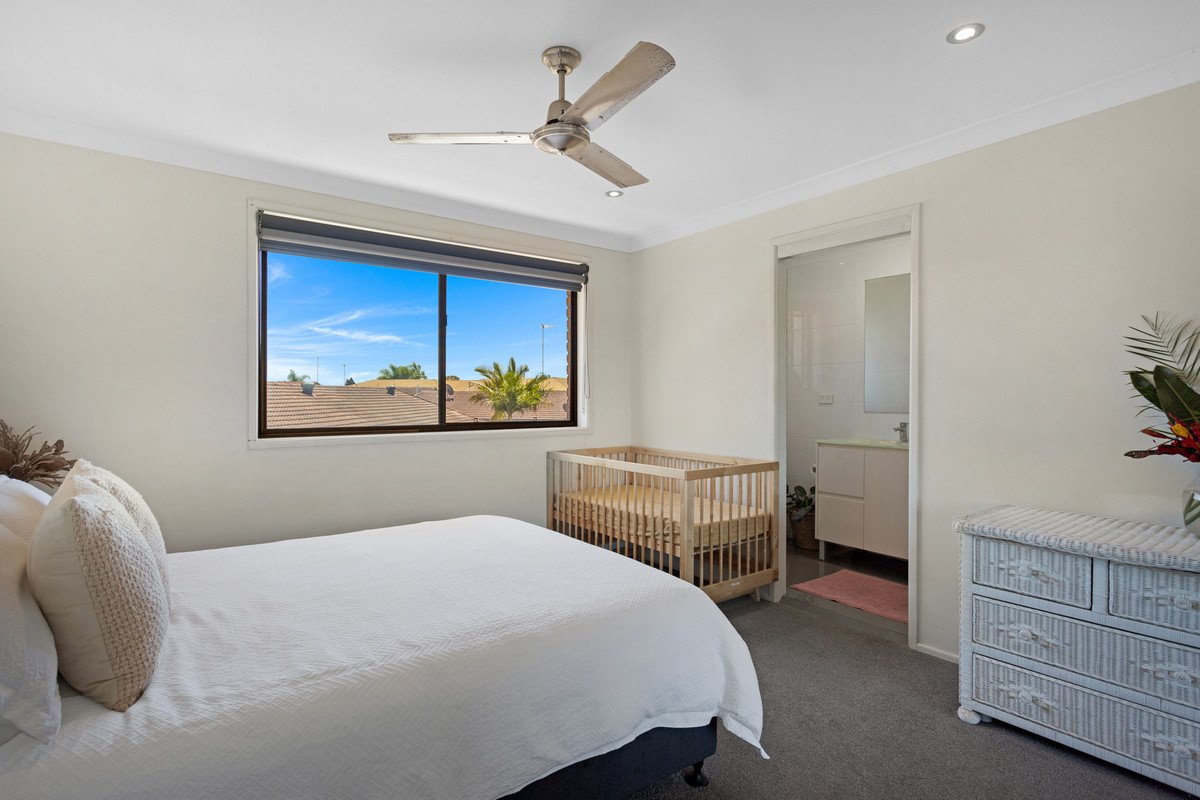 6/13 Christina Court Mermaid Waters 7