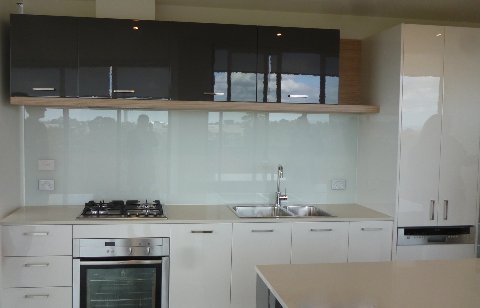 Gallery: 6.13/220 Bay Road