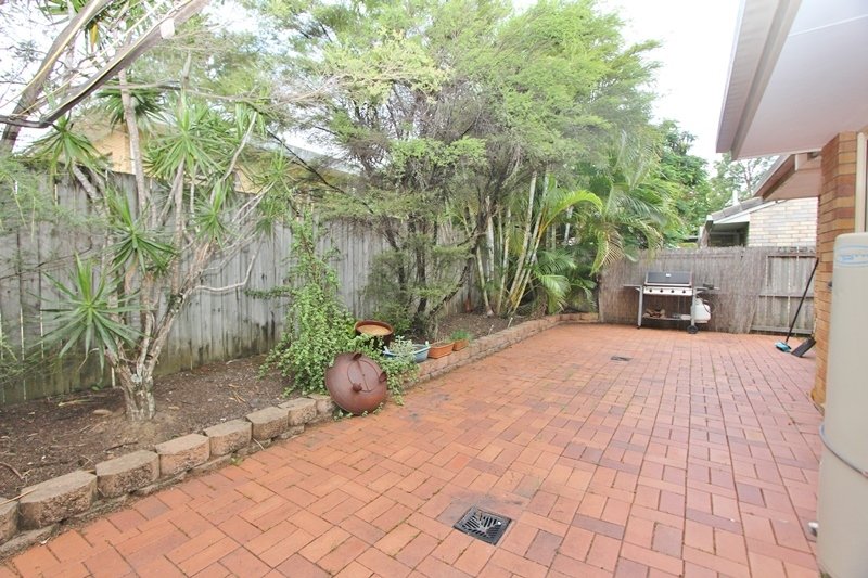 6/137 Olsen Avenue LABRADOR 2