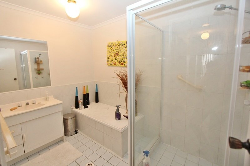 6/137 Olsen Avenue LABRADOR 10