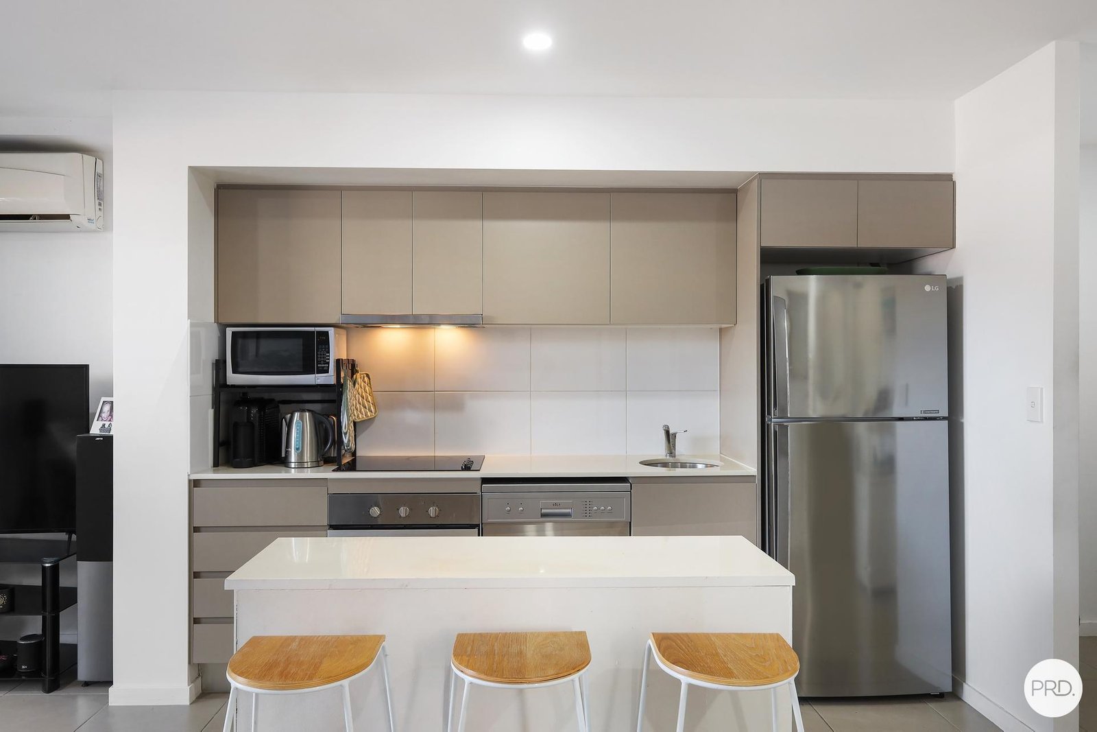 6/14 Rose Street SOUTHPORT 3