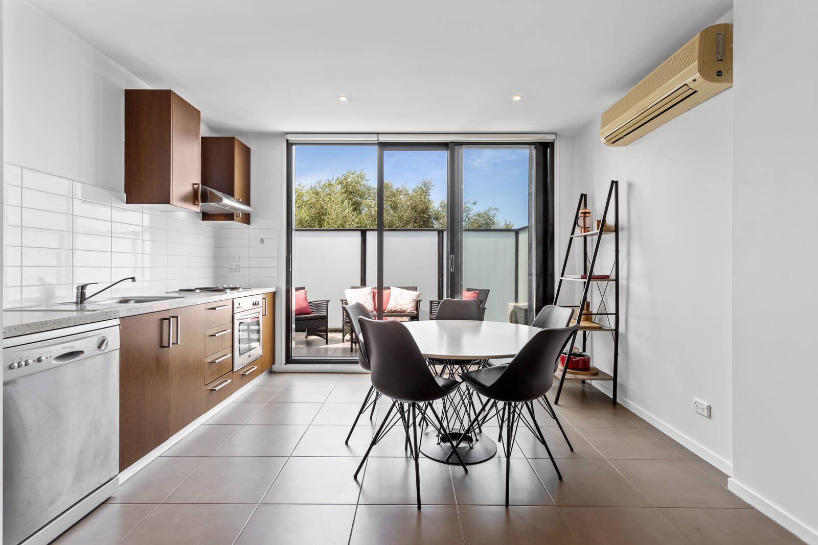 Gallery: 6/140 McKinnon Road