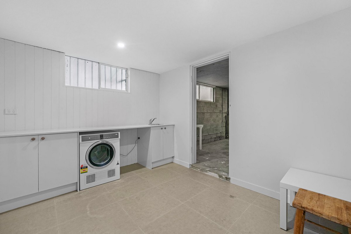 6/141 George Street West  Burleigh Heads 9