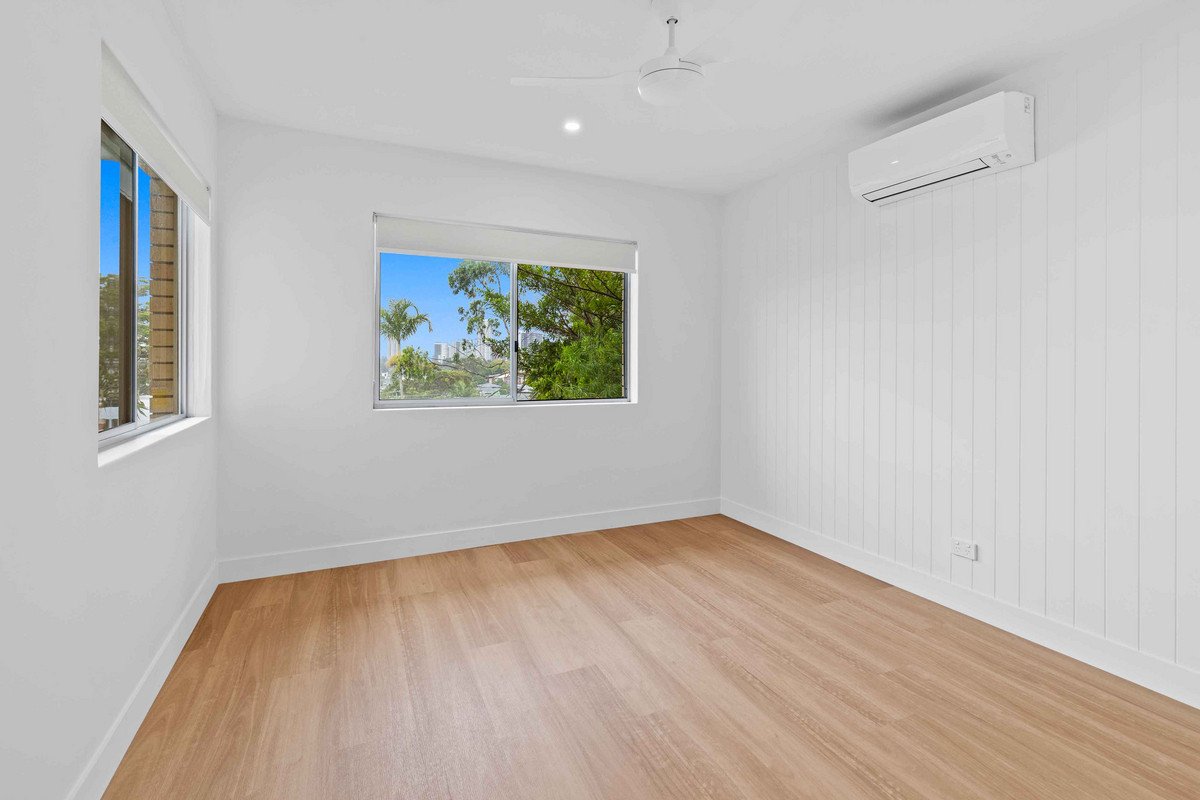 6/141 George Street West  Burleigh Heads 7