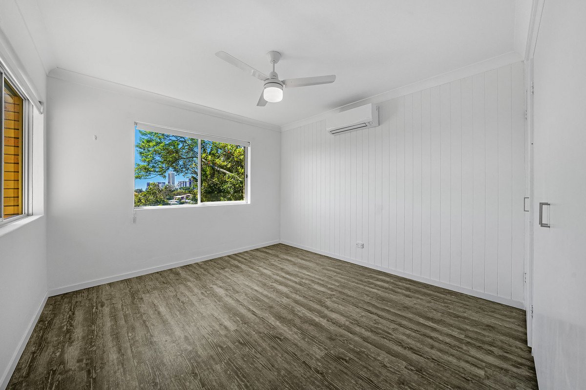 6/141 George Street West  Burleigh Heads 6