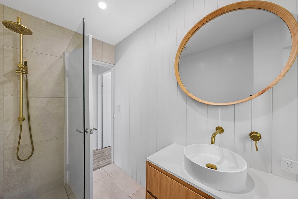 6/141 George Street West  Burleigh Heads 7