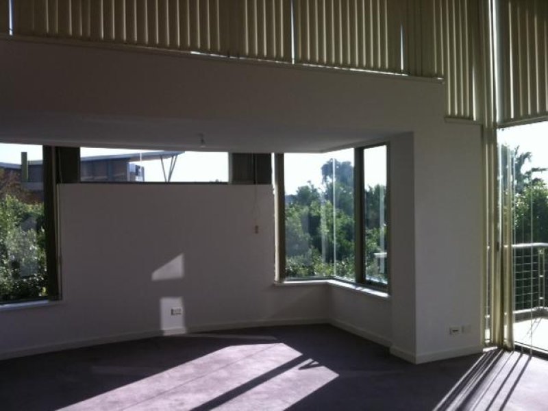 Gallery: 6/145 Beach Street