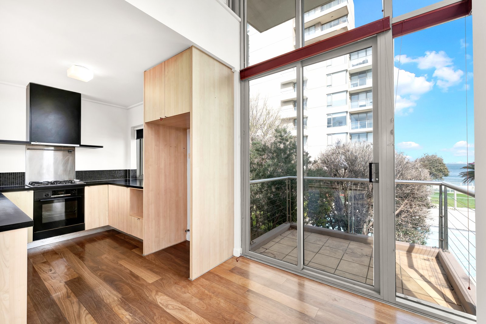 Gallery: 6/149 Beach Street