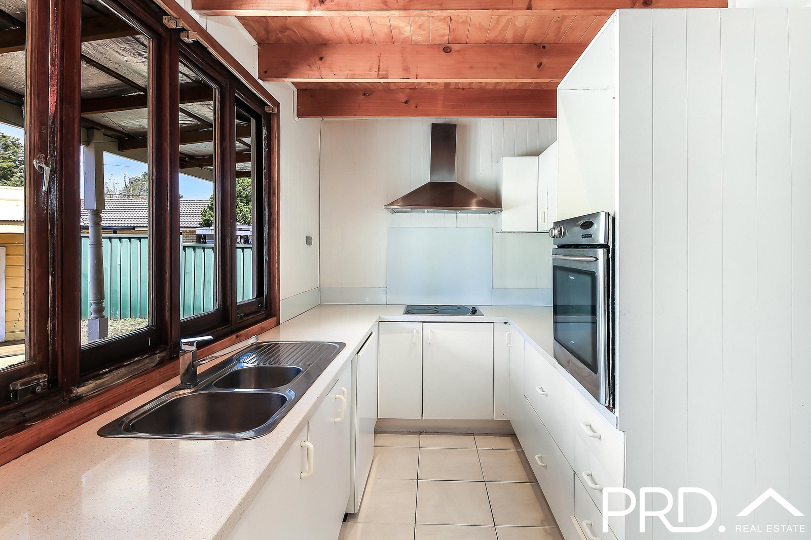 615 Henry Lawson Drive EAST HILLS 4