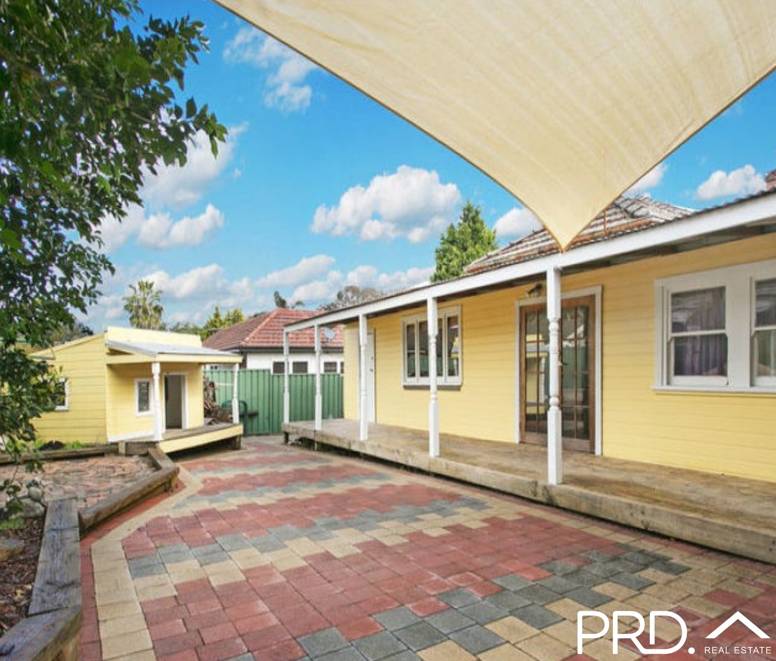615 Henry Lawson Drive EAST HILLS 6