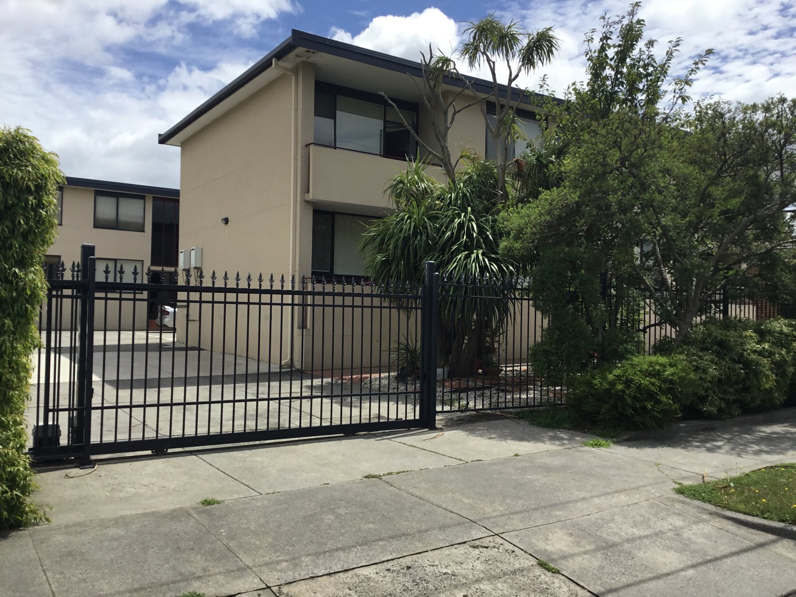 Gallery: 6/15 Karen Street