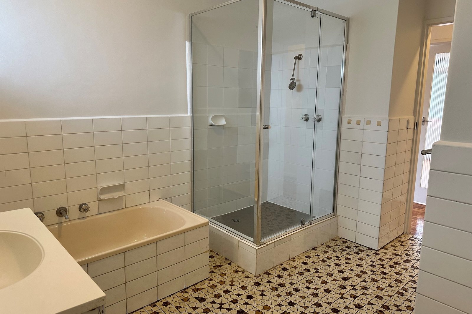 Real Estate and Property in 6/15 Malvern Grove, Caulfield North, VIC