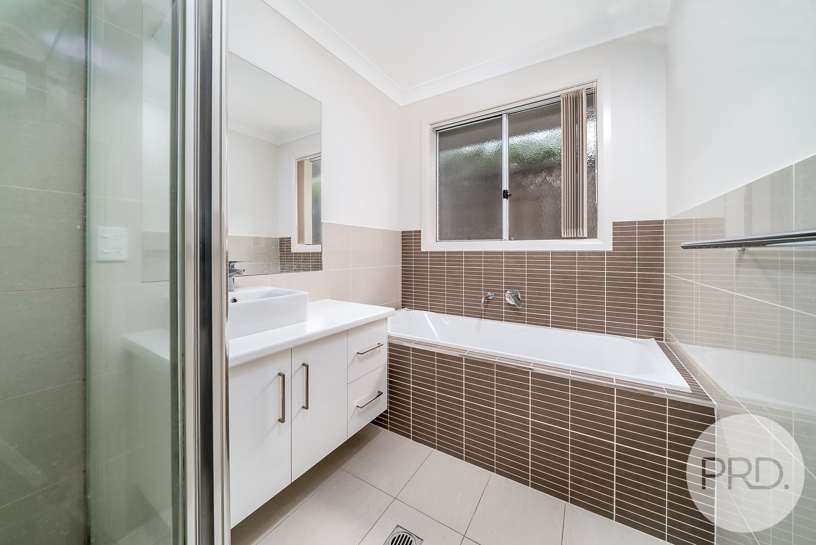 6/15 Murndal Place BOURKELANDS 10