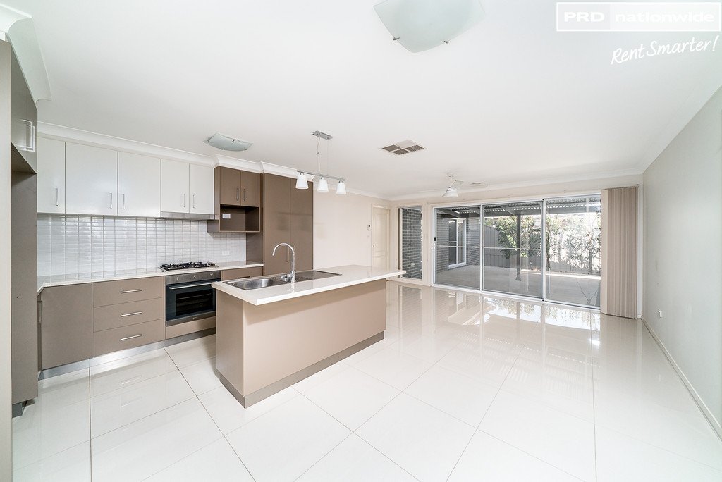 6/15 Murndal Place BOURKELANDS 3