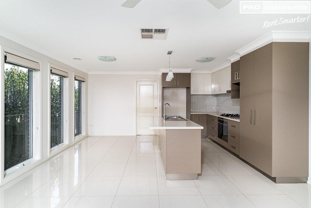 6/15 Murndal Place BOURKELANDS 5