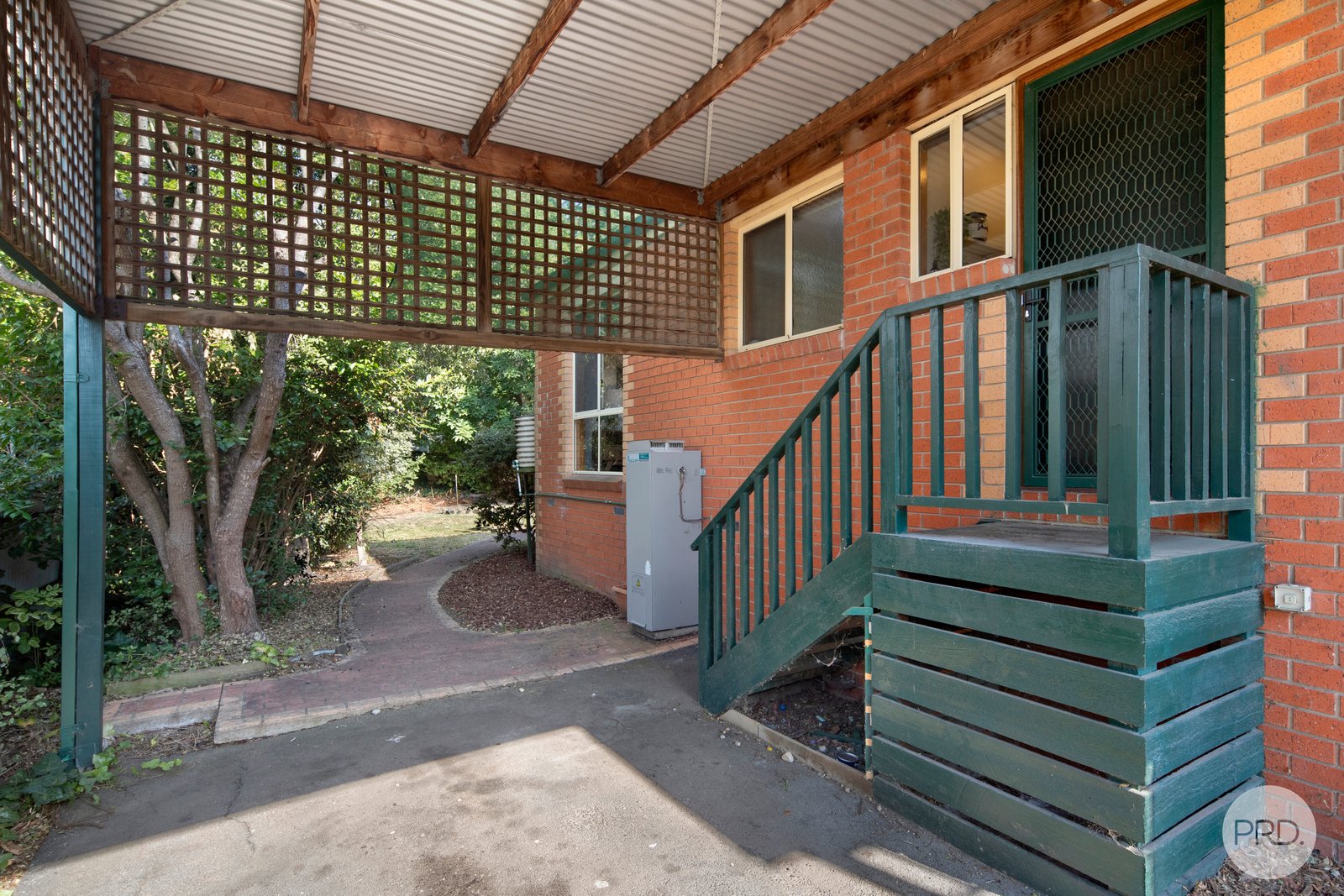 615 Peel Street North BLACK HILL 9