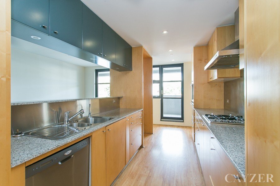 Gallery: 6/156 Bay Street