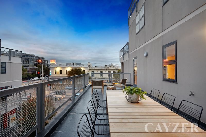 Gallery: 6/156 Bay Street