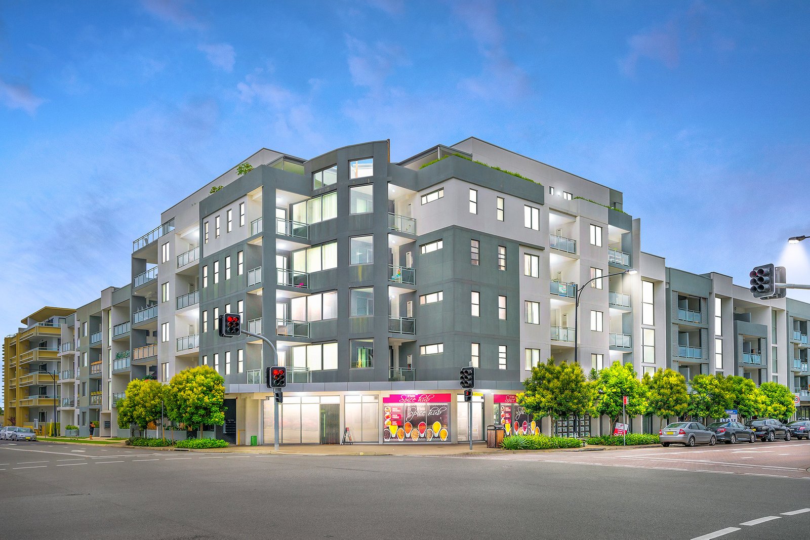 61/56 Lakeside Parade JORDAN SPRINGS 1