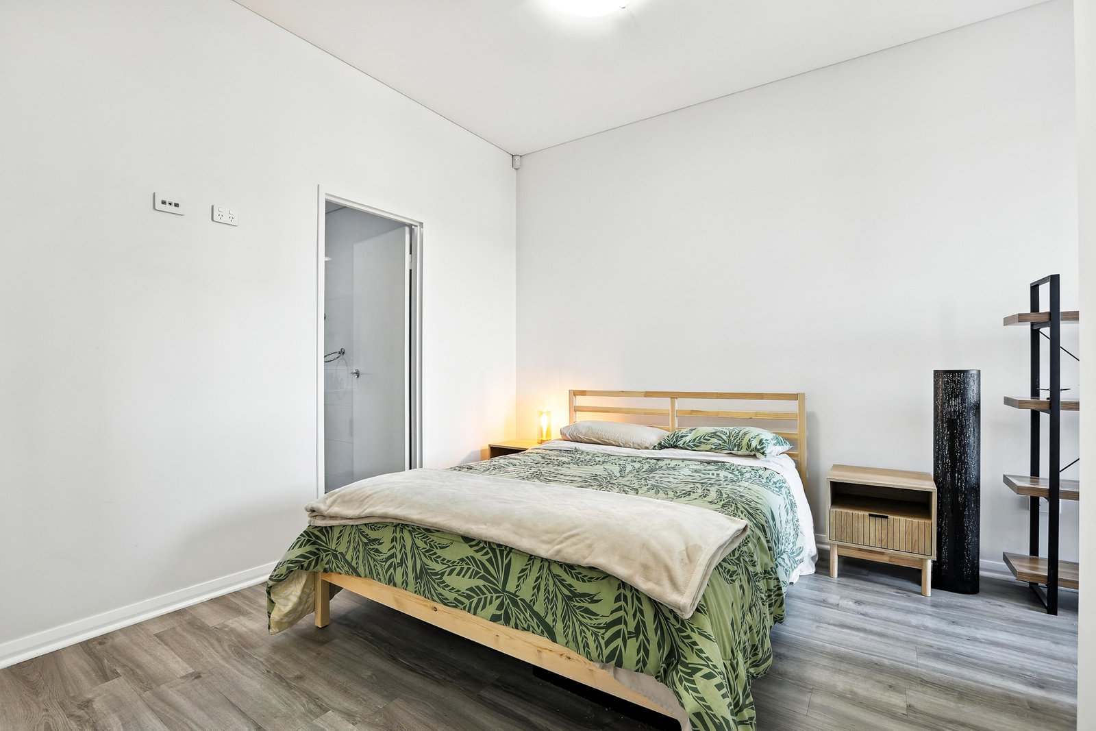 61/56 Lakeside Parade JORDAN SPRINGS 3