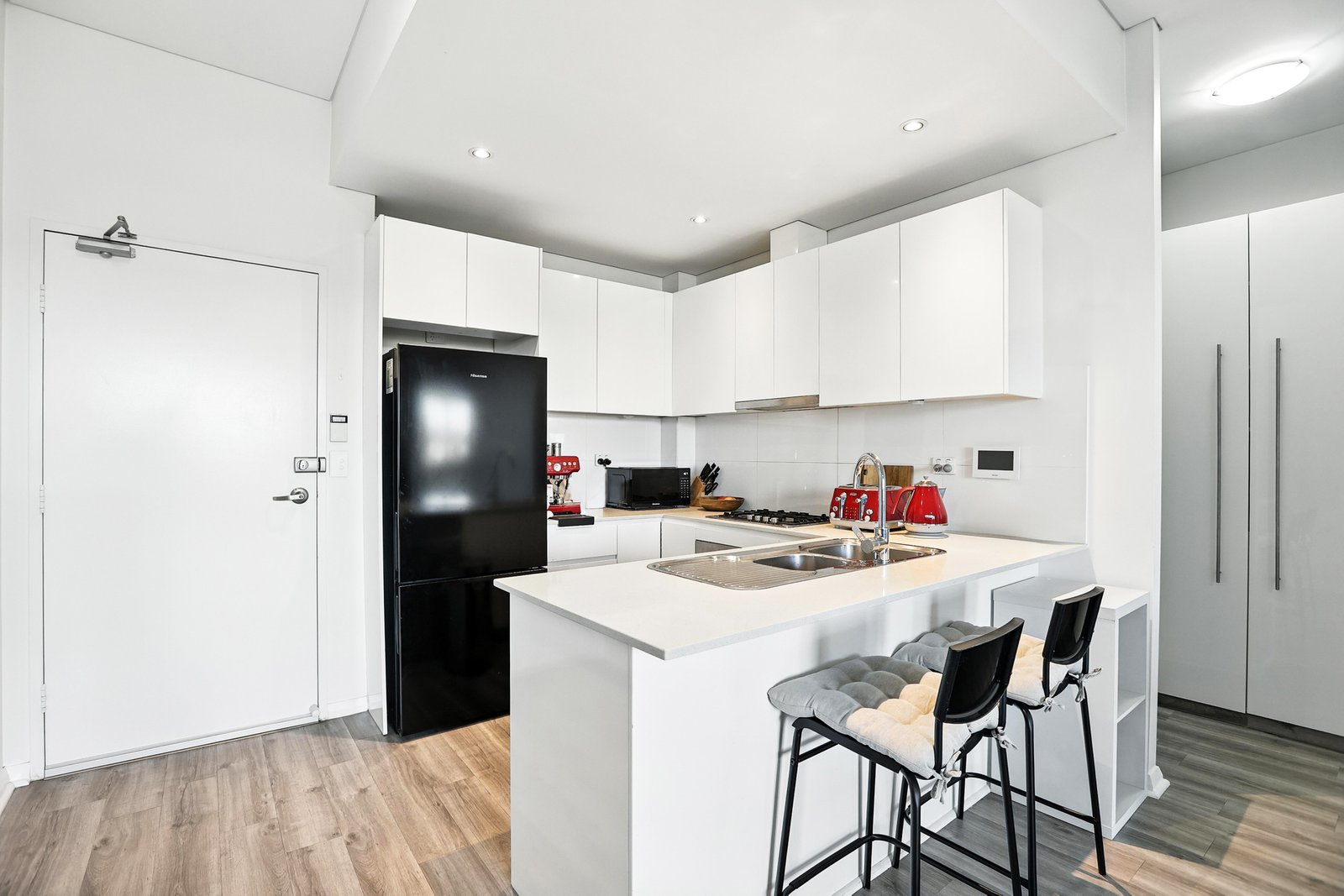 61/56 Lakeside Parade JORDAN SPRINGS 8