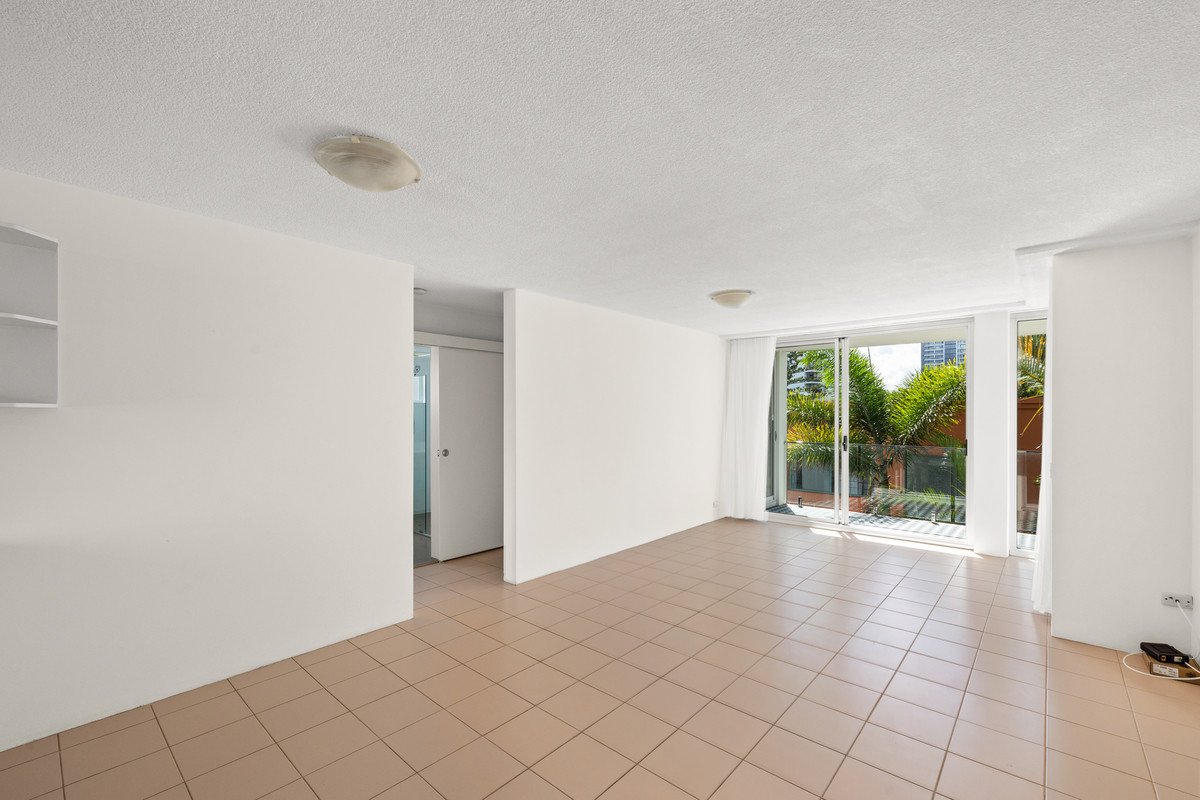 6/158 The Esplanade Burleigh Heads 8