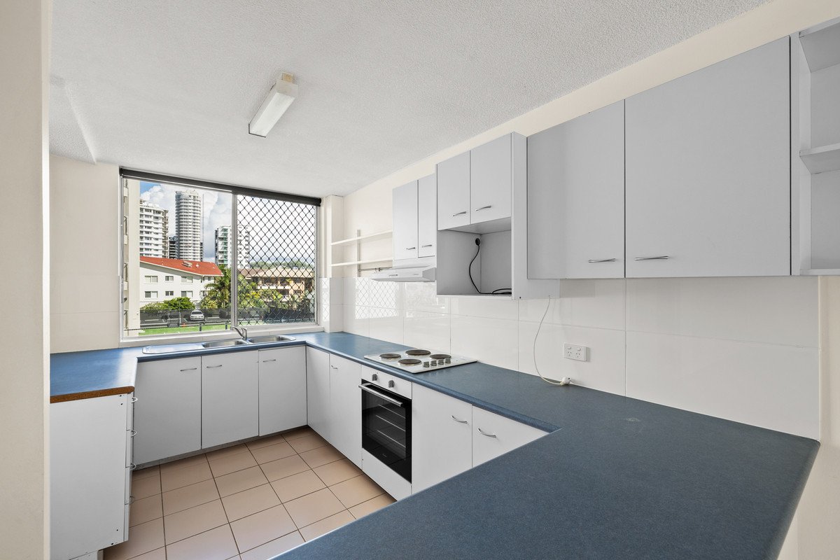 6/158 The Esplanade Burleigh Heads 7