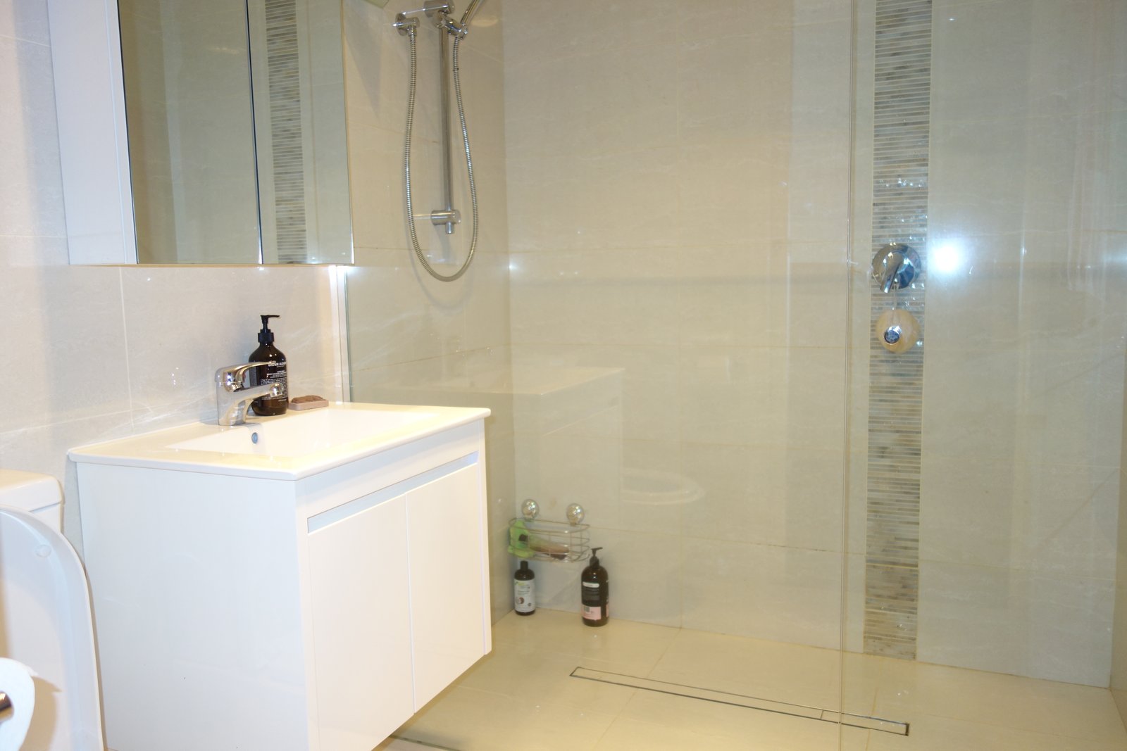 Gallery: 6/15A Wattle Grove