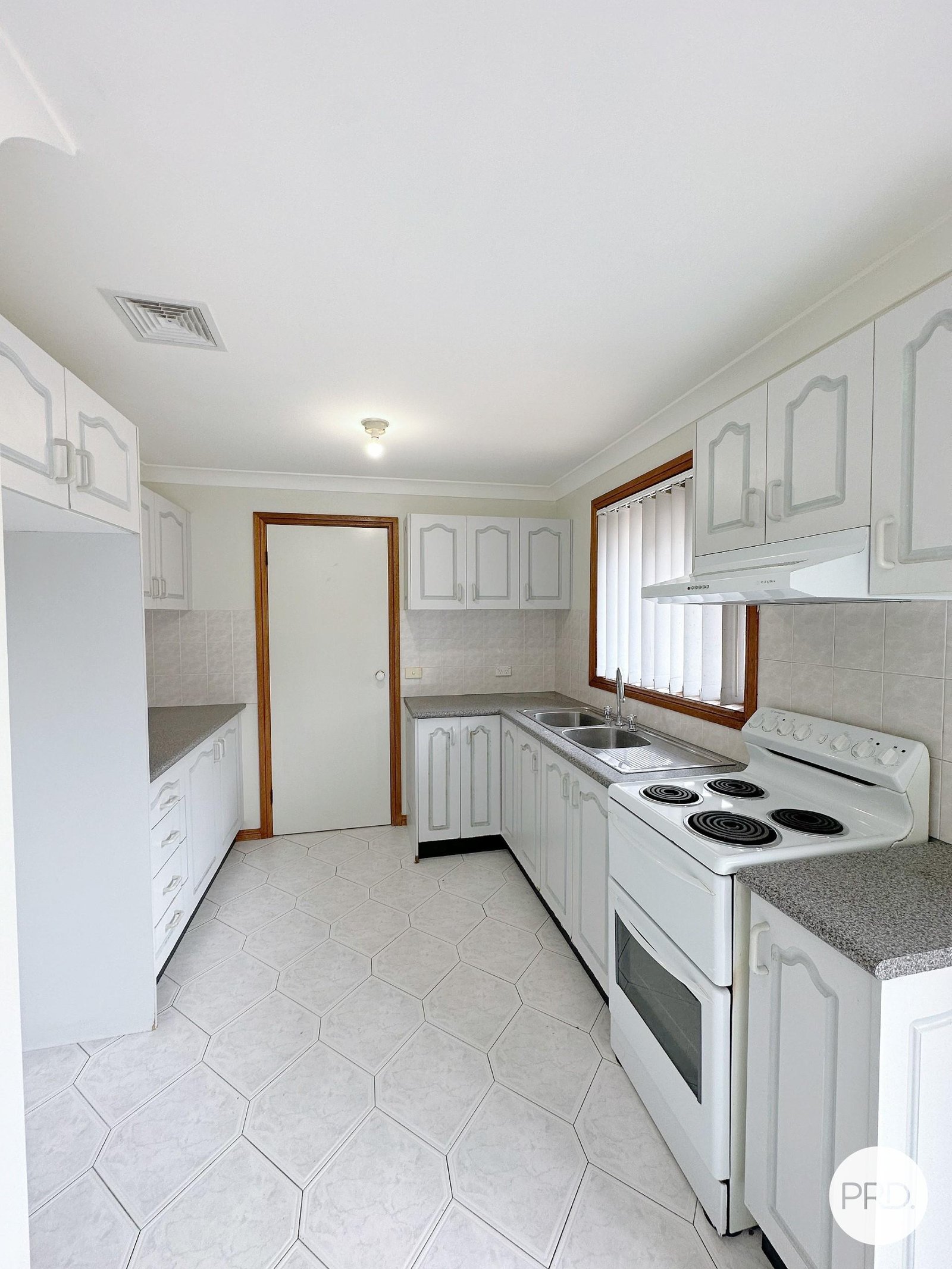 6/16 Thelma Street LURNEA 4