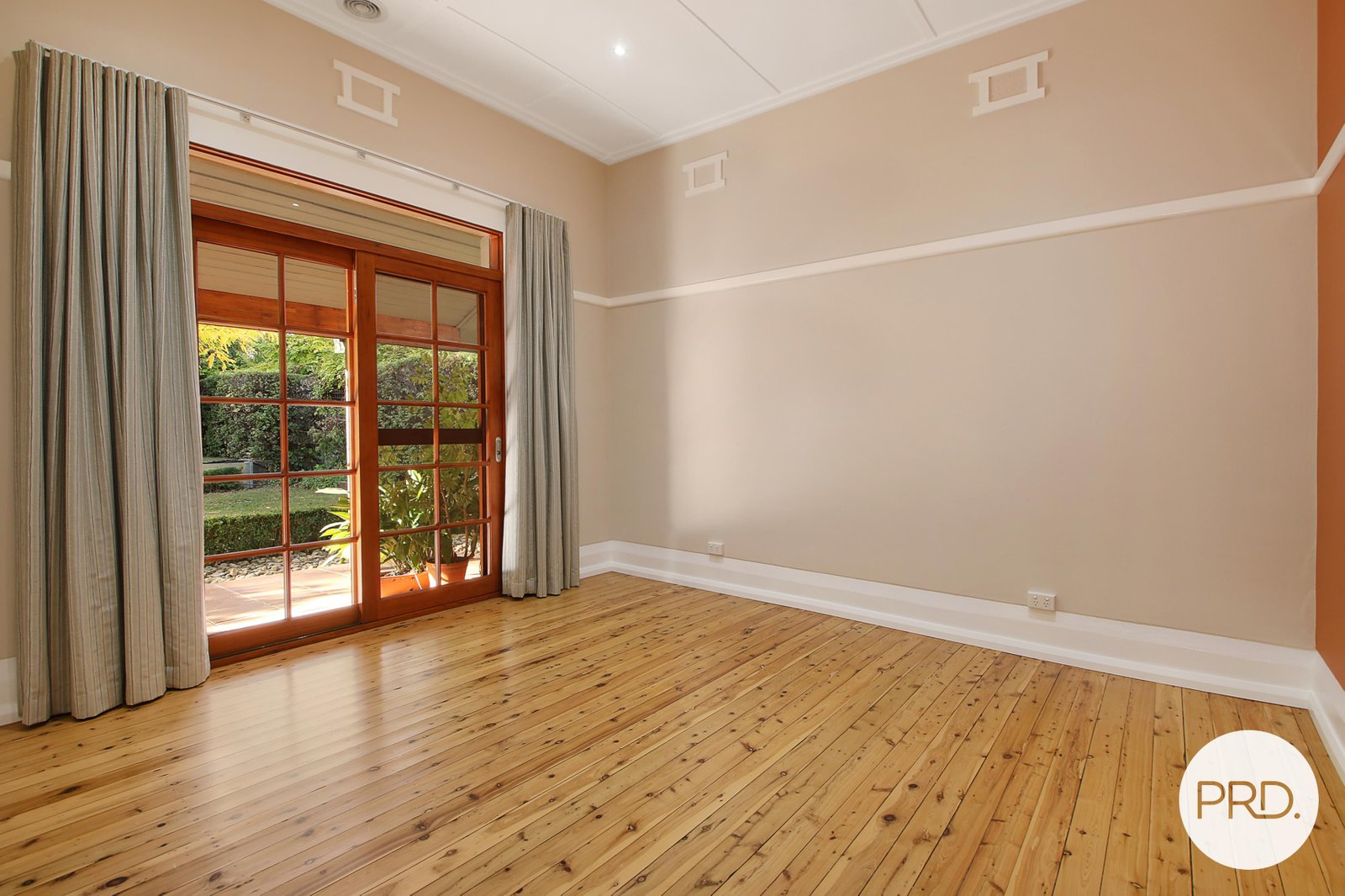 616 Wyse Street ALBURY 5