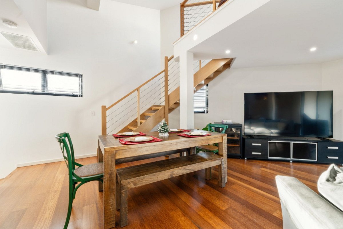 6/160 Surf Parade Broadbeach 5