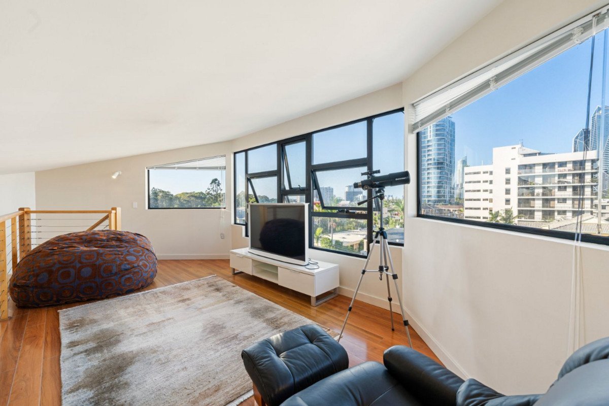 6/160 Surf Parade Broadbeach 7