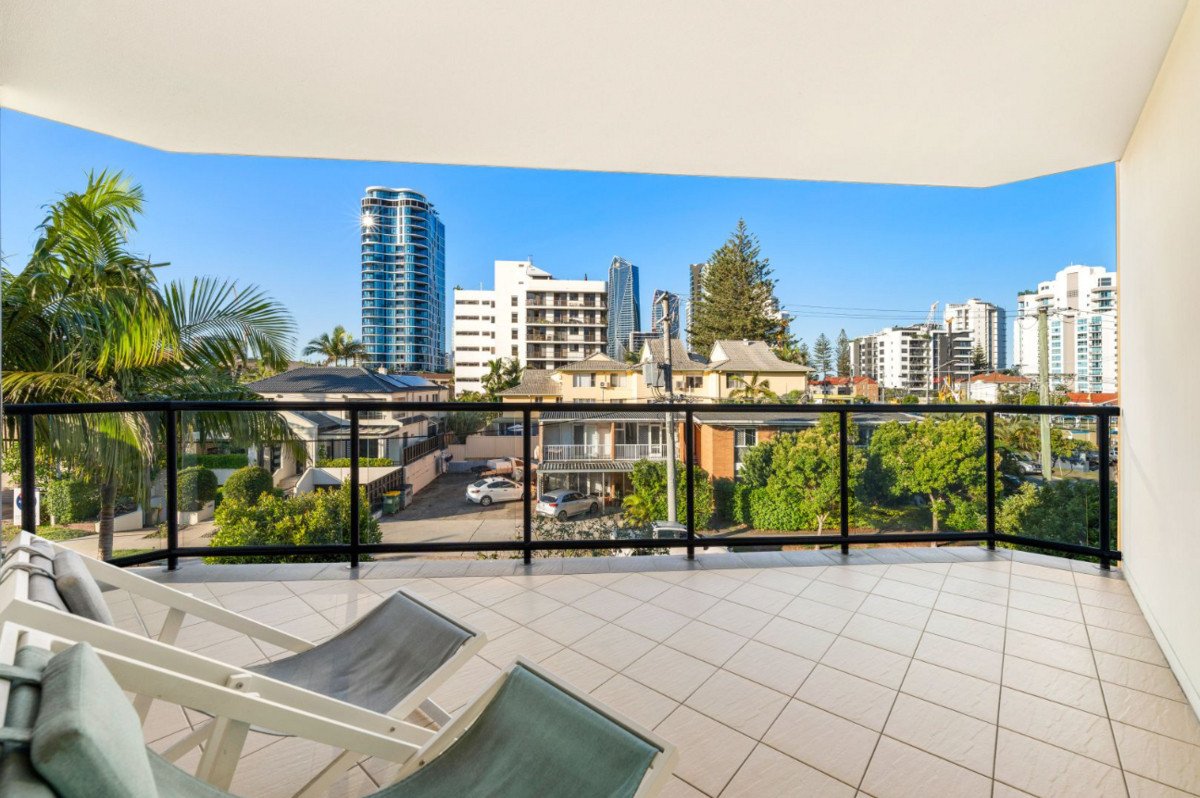 6/160 Surf Parade Broadbeach 10